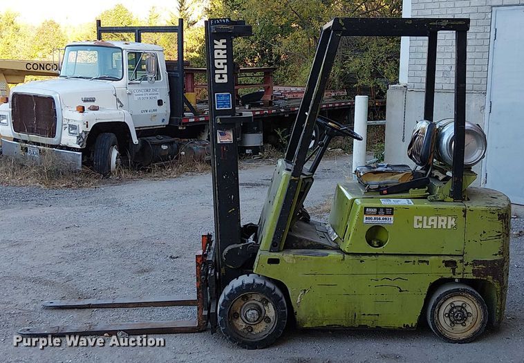 image for item FK0532 Clark C500-40 forklift