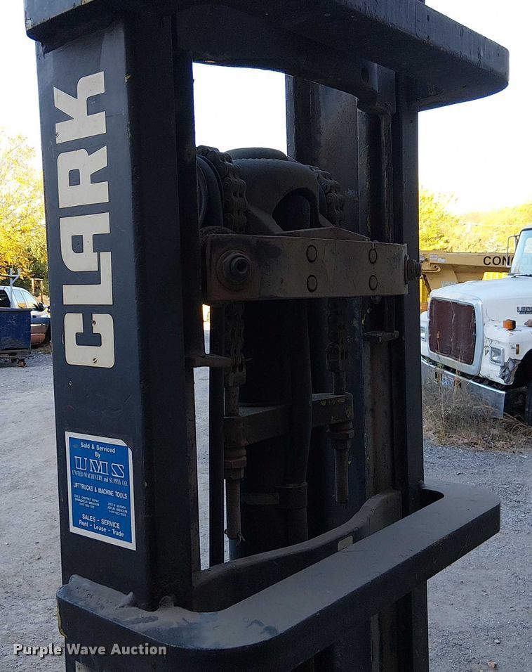 image for item FK0532 Clark C500-40 forklift