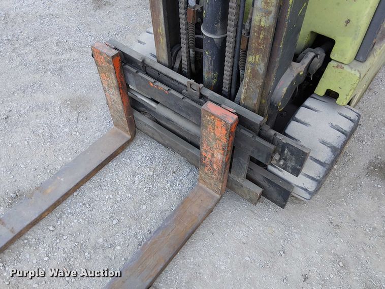 image for item FK0532 Clark C500-40 forklift