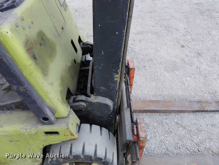 image for item FK0532 Clark C500-40 forklift
