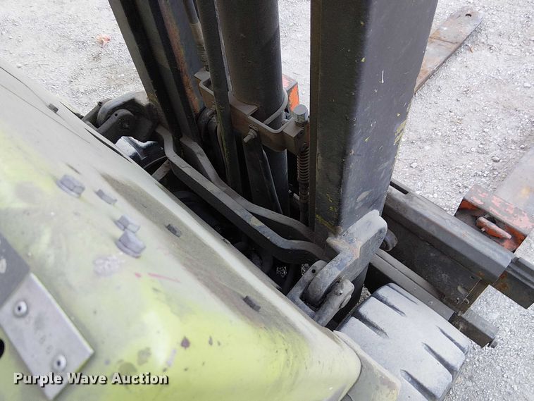 image for item FK0532 Clark C500-40 forklift