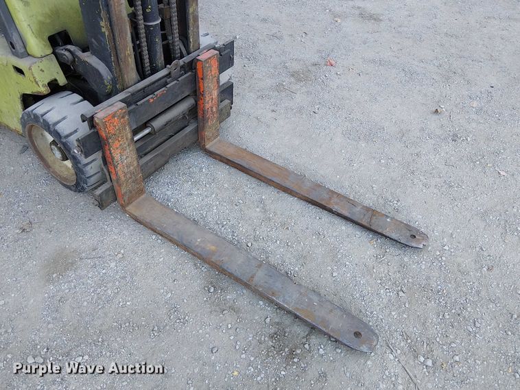 image for item FK0532 Clark C500-40 forklift