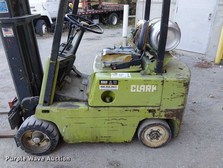 image for item FK0532 Clark C500-40 forklift