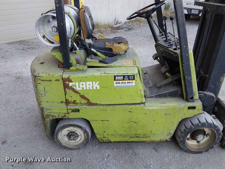 image for item FK0532 Clark C500-40 forklift