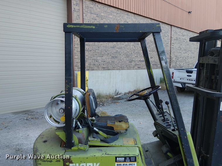 image for item FK0532 Clark C500-40 forklift