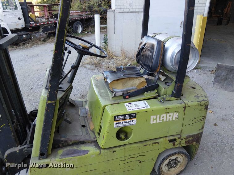 image for item FK0532 Clark C500-40 forklift