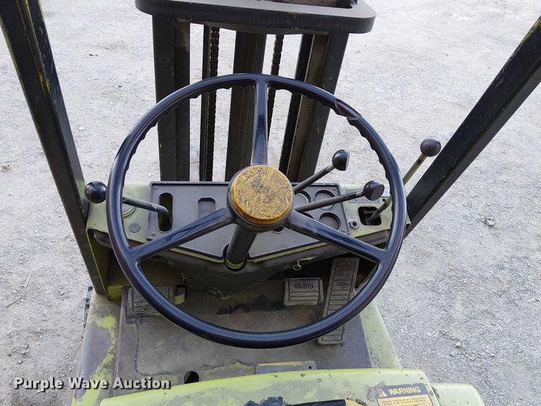 image for item FK0532 Clark C500-40 forklift
