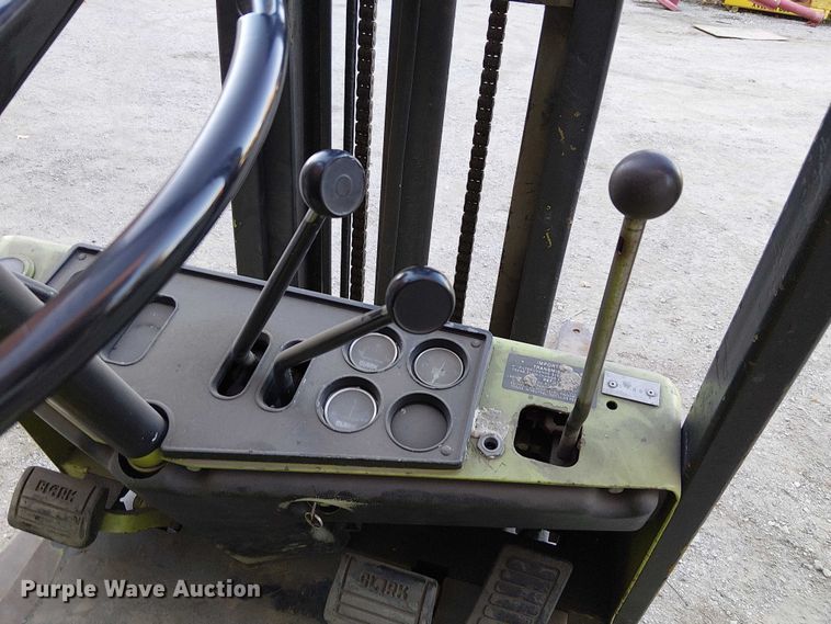 image for item FK0532 Clark C500-40 forklift