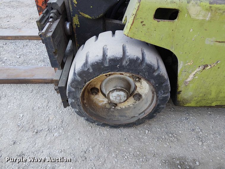 image for item FK0532 Clark C500-40 forklift