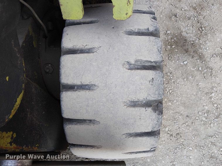 image for item FK0532 Clark C500-40 forklift