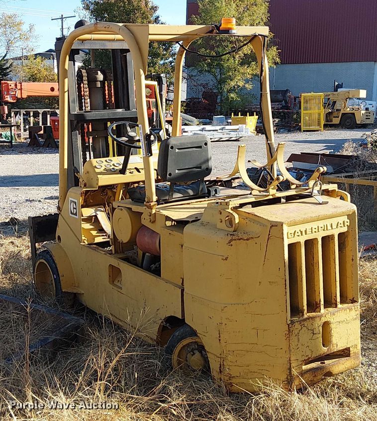 image for item FK0535 Caterpillar T100C forklift
