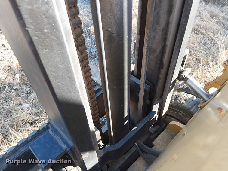 image for item FK0535 Caterpillar T100C forklift