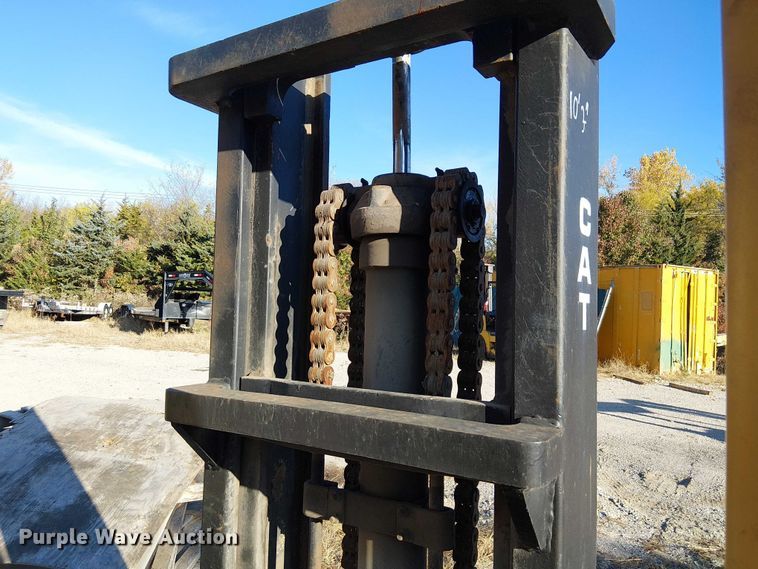 image for item FK0535 Caterpillar T100C forklift