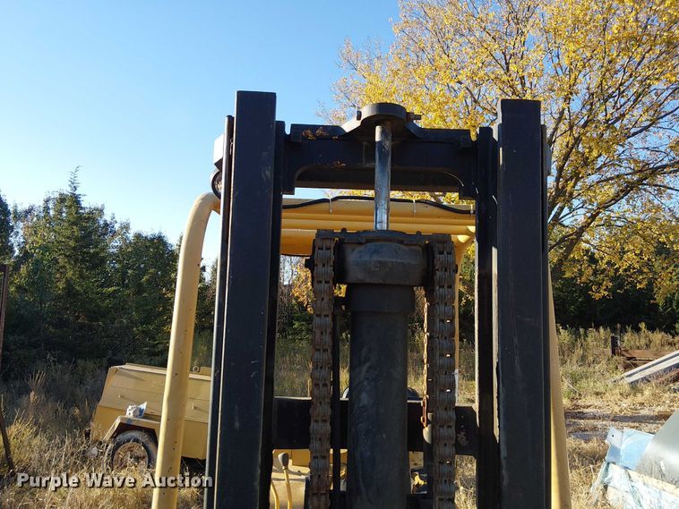 image for item FK0535 Caterpillar T100C forklift