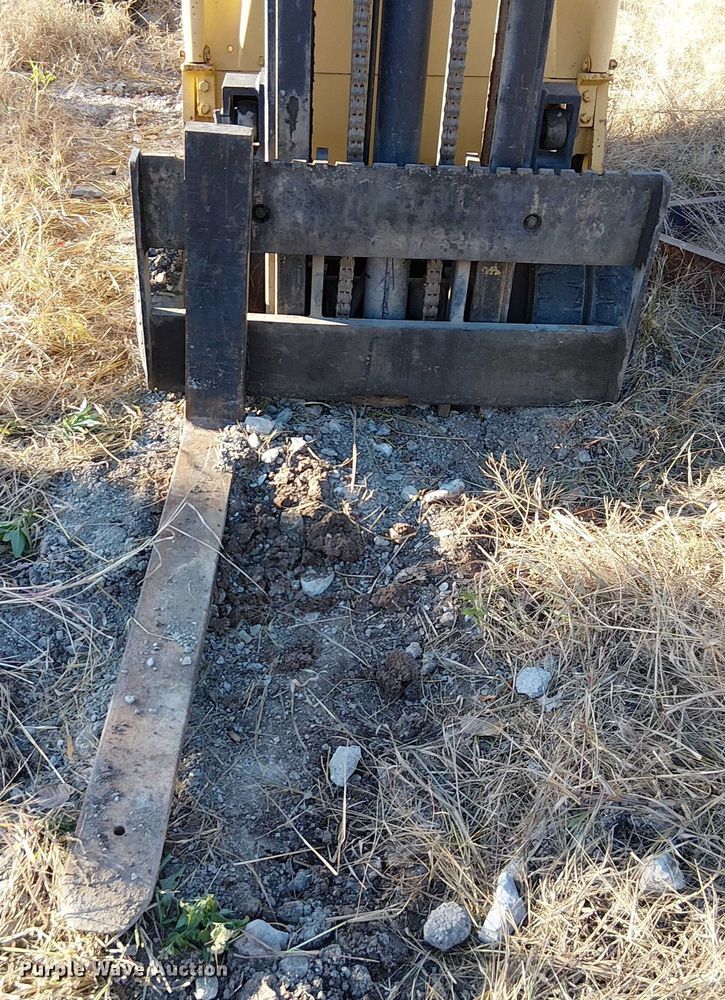 image for item FK0535 Caterpillar T100C forklift