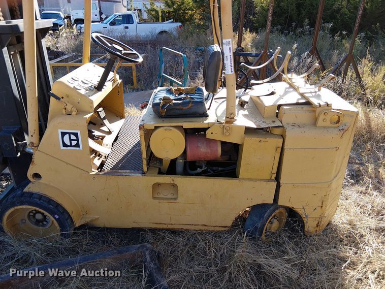 image for item FK0535 Caterpillar T100C forklift