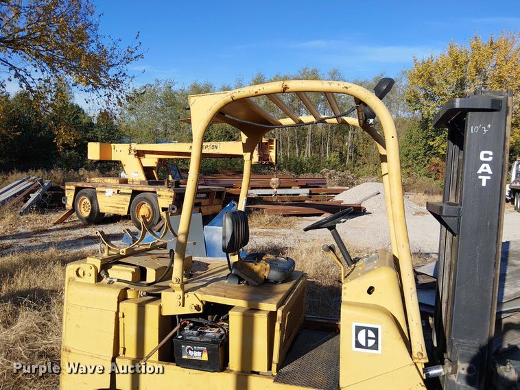 image for item FK0535 Caterpillar T100C forklift