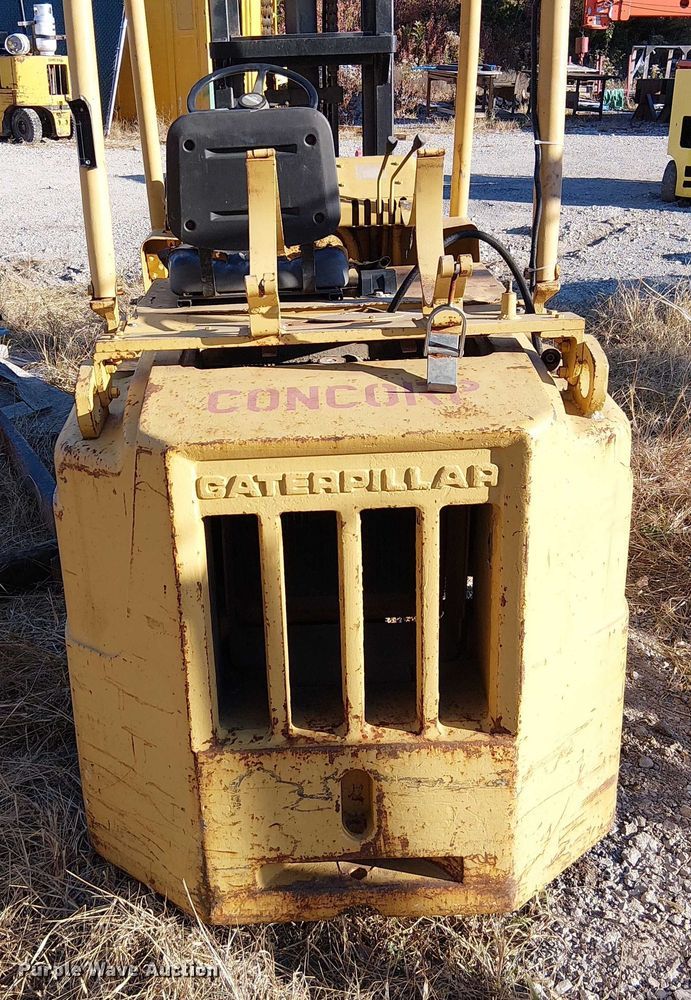 image for item FK0535 Caterpillar T100C forklift