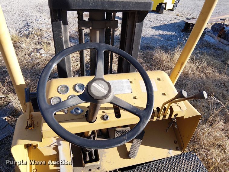 image for item FK0535 Caterpillar T100C forklift