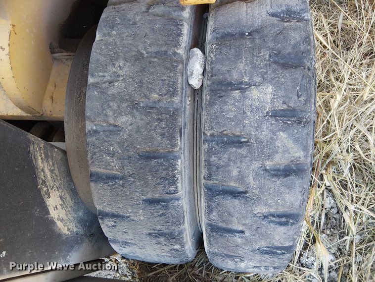 image for item FK0535 Caterpillar T100C forklift