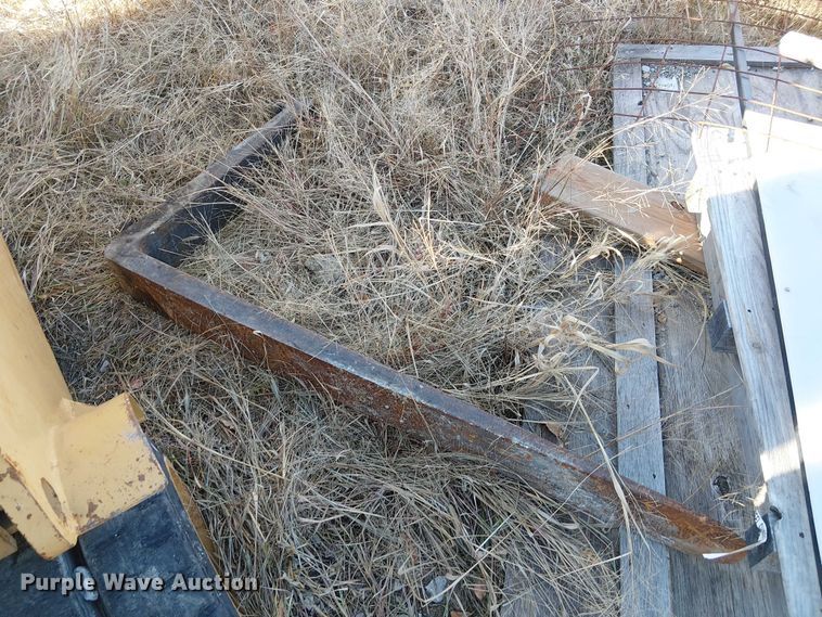 image for item FK0535 Caterpillar T100C forklift