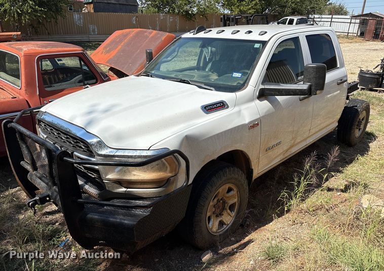 image for item IE9206 2020 RAM 2500HD Crew Cab truck cab and chassis