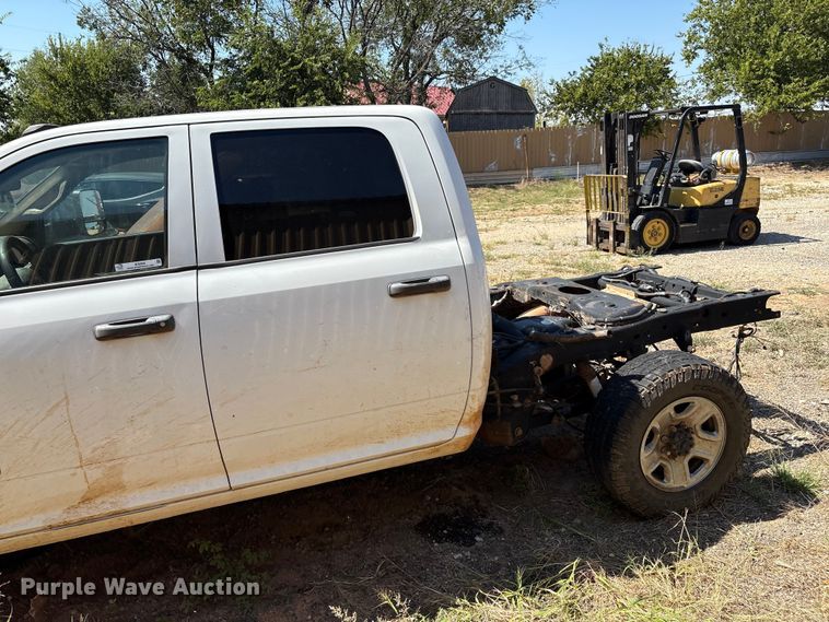 image for item IE9206 2020 RAM 2500HD Crew Cab truck cab and chassis