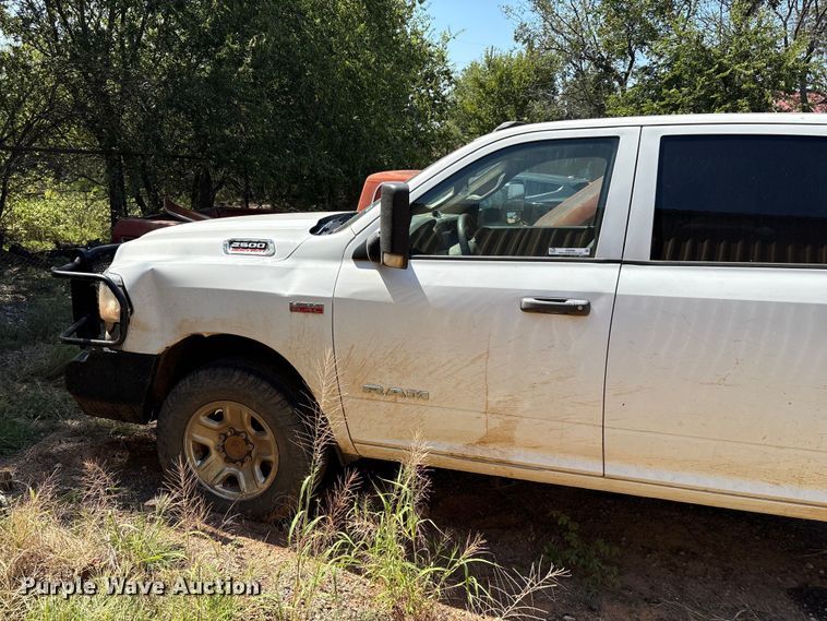 image for item IE9206 2020 RAM 2500HD Crew Cab truck cab and chassis