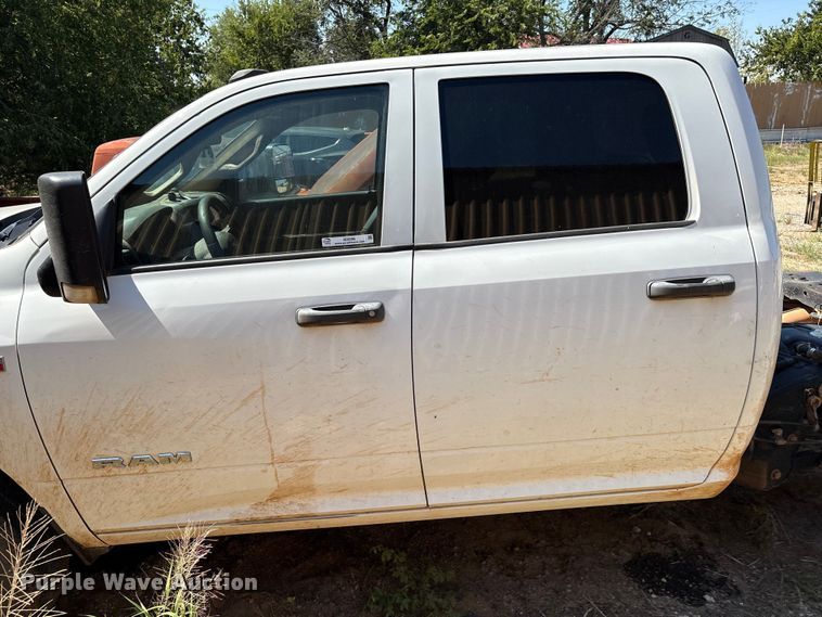 image for item IE9206 2020 RAM 2500HD Crew Cab truck cab and chassis