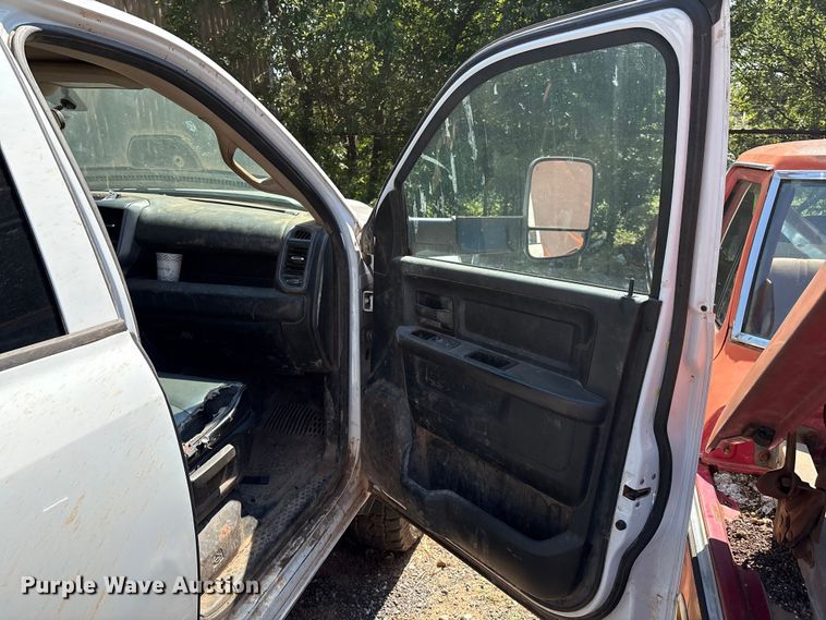 image for item IE9206 2020 RAM 2500HD Crew Cab truck cab and chassis