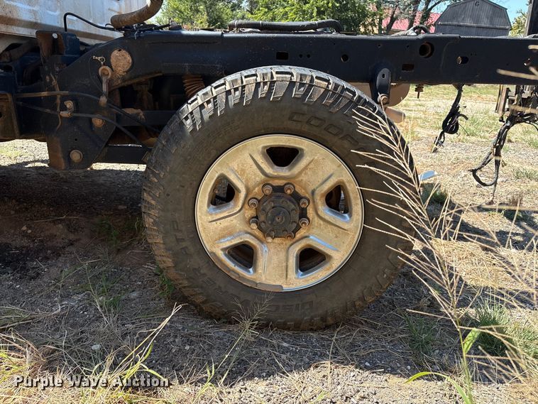 image for item IE9206 2020 RAM 2500HD Crew Cab truck cab and chassis