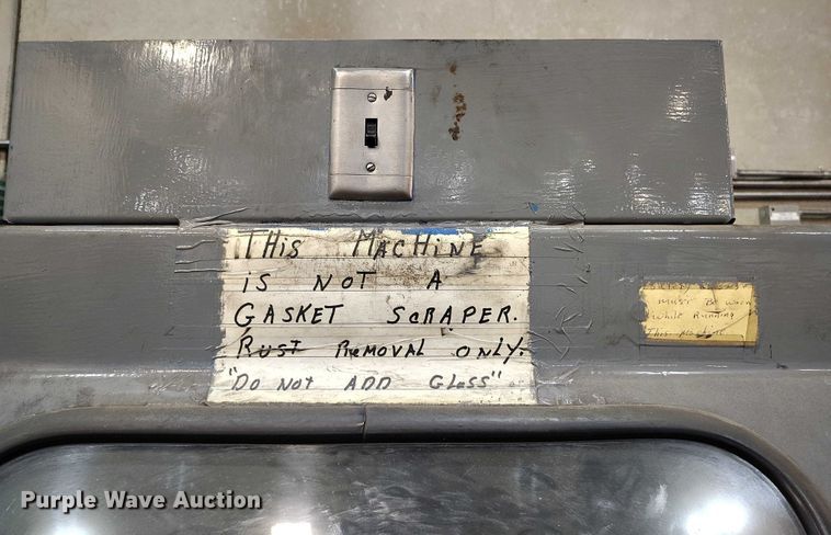 image for item IH9331 Universal Equipment sand blaster