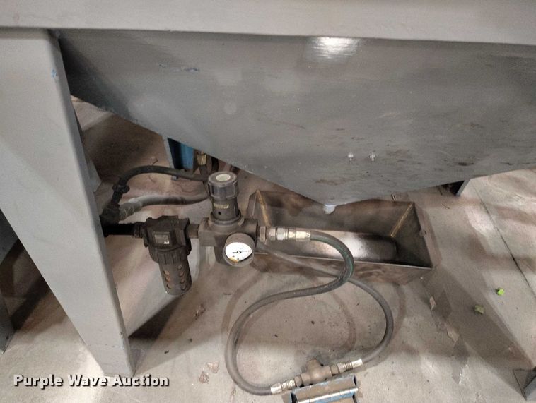 image for item IH9331 Universal Equipment sand blaster