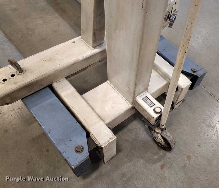 image for item IP9701 OTC engine hoist