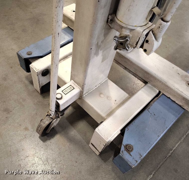 image for item IP9701 OTC engine hoist