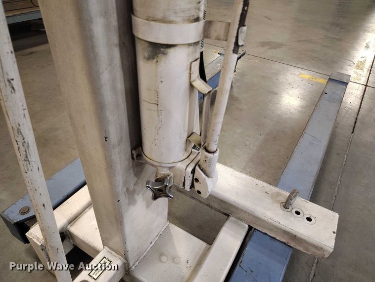 image for item IP9701 OTC engine hoist