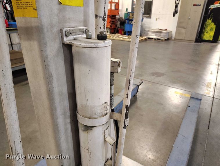 image for item IP9701 OTC engine hoist