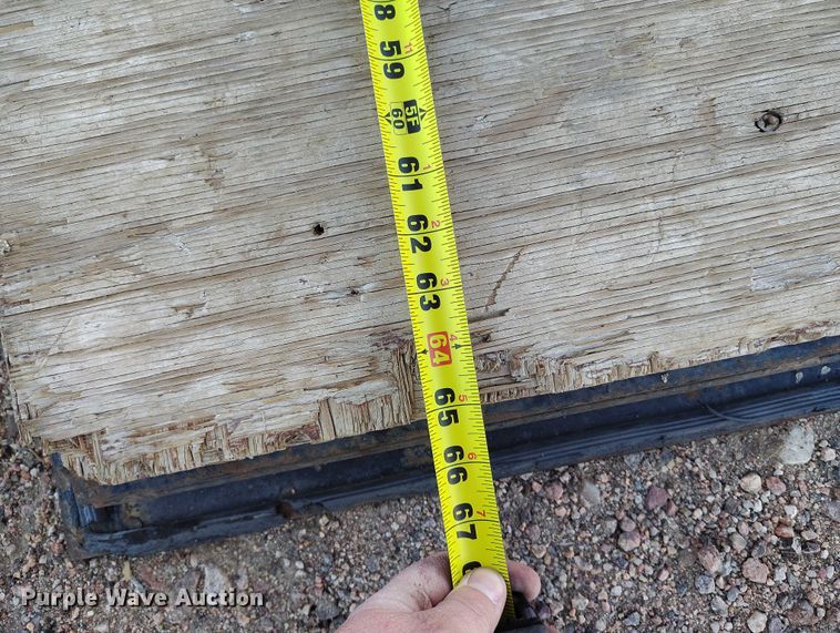 image for item IP9742 1999 Haulmark GC612BT enclosed cargo trailer