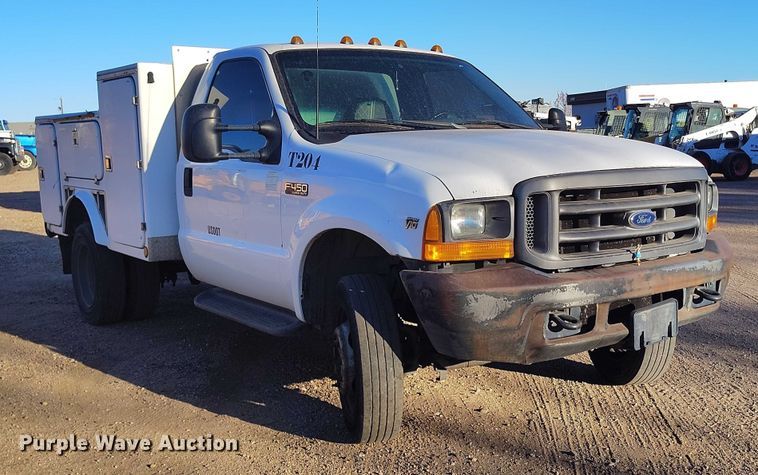 image for item IP9743 2000 Ford F450 Super Duty utility / service truck