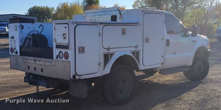 image for item IP9743 2000 Ford F450 Super Duty utility / service truck