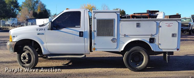 image for item IP9743 2000 Ford F450 Super Duty utility / service truck