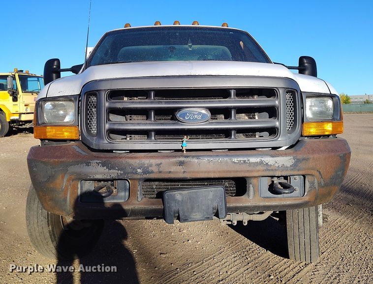 image for item IP9743 2000 Ford F450 Super Duty utility / service truck
