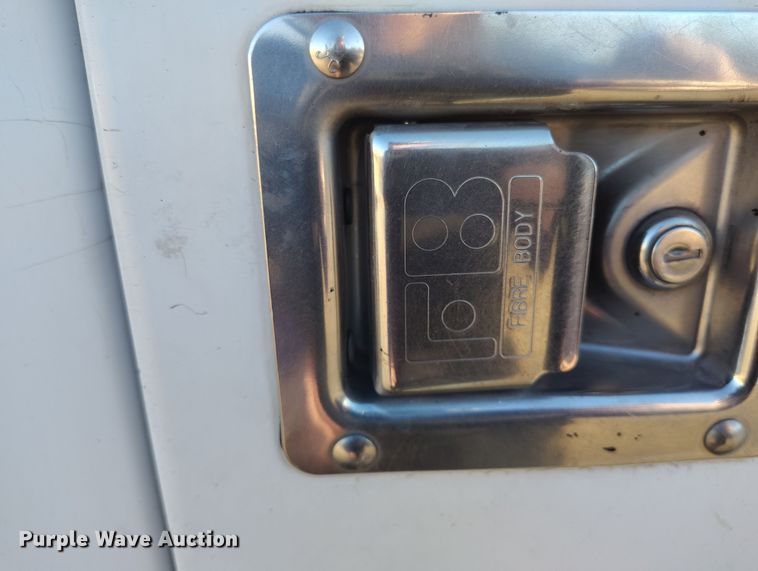 image for item IP9743 2000 Ford F450 Super Duty utility / service truck