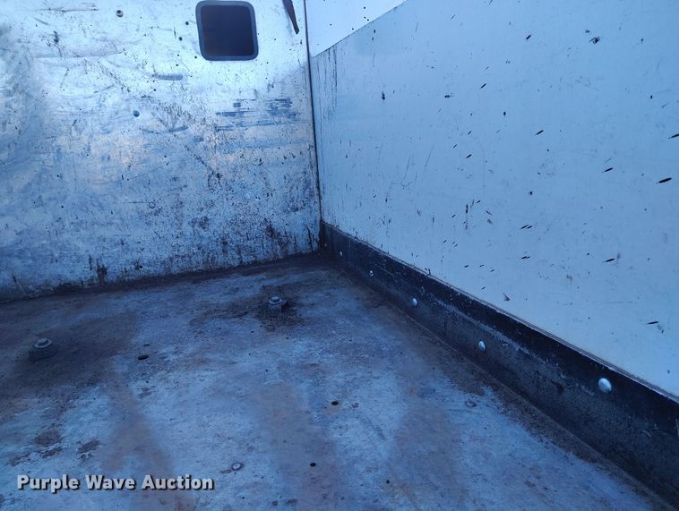 image for item IP9743 2000 Ford F450 Super Duty utility / service truck