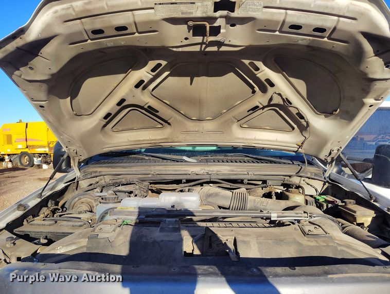 image for item IP9743 2000 Ford F450 Super Duty utility / service truck