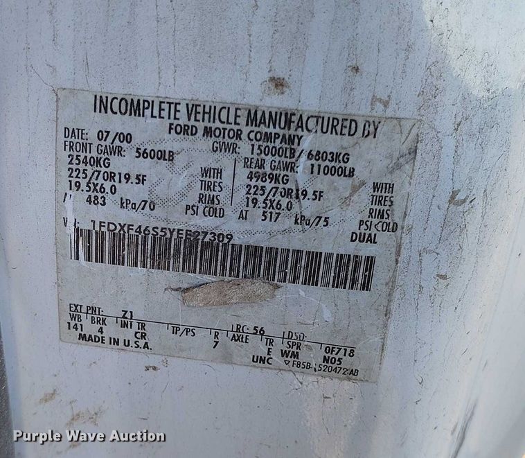 image for item IP9743 2000 Ford F450 Super Duty utility / service truck