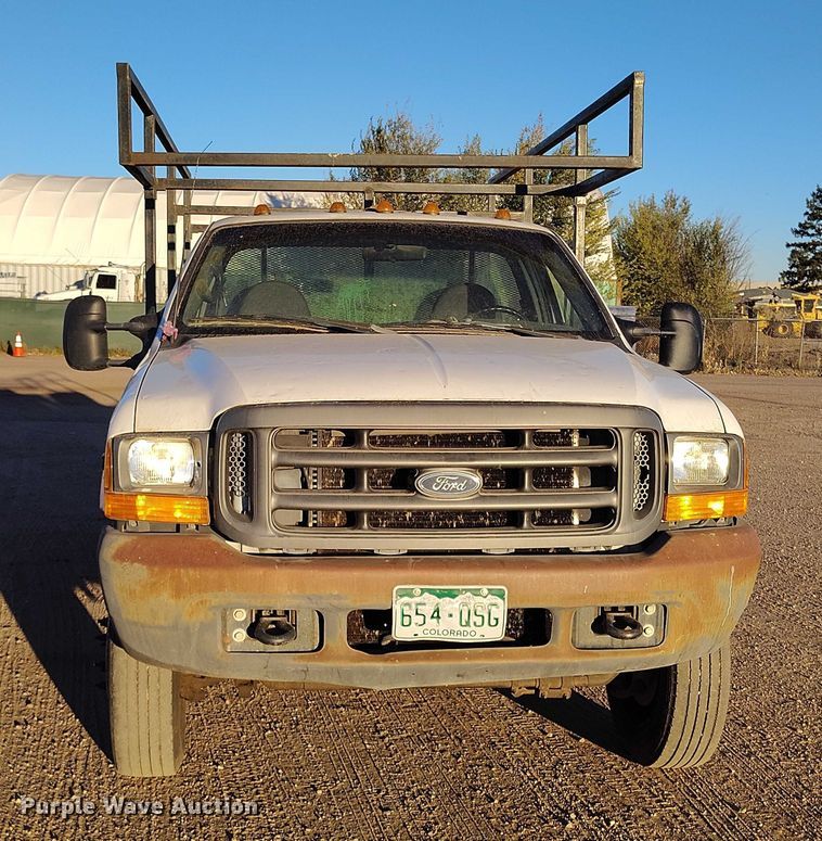 image for item IP9744 2000 Ford F450 Super Duty flatbed truck