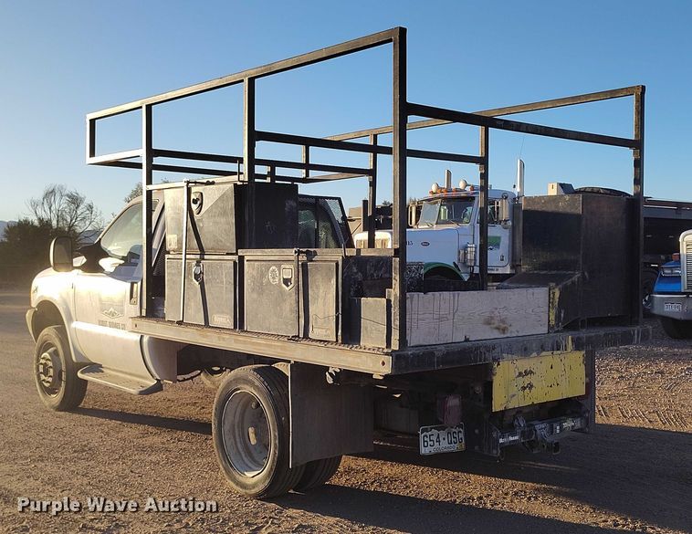 image for item IP9744 2000 Ford F450 Super Duty flatbed truck