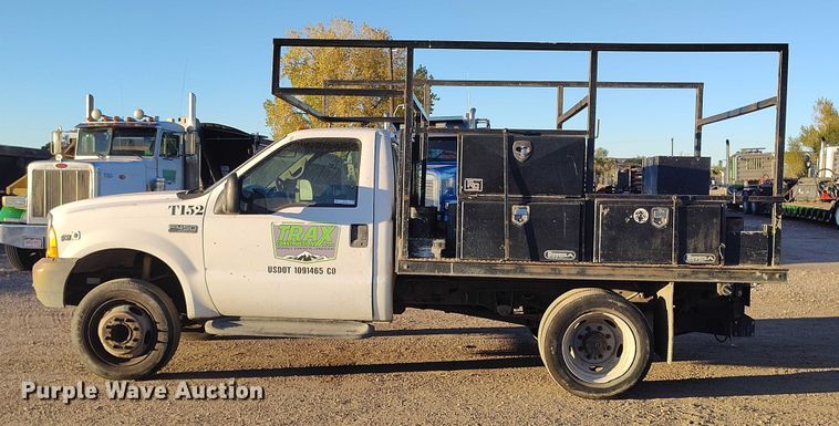 image for item IP9744 2000 Ford F450 Super Duty flatbed truck