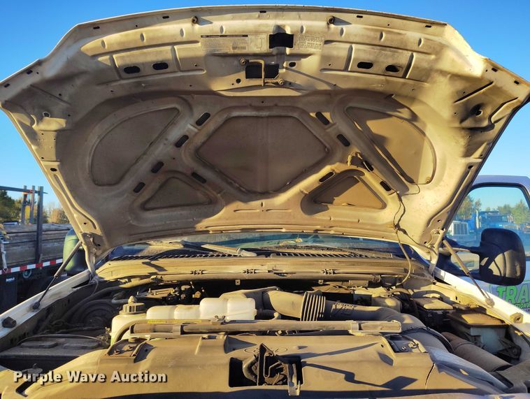 image for item IP9744 2000 Ford F450 Super Duty flatbed truck